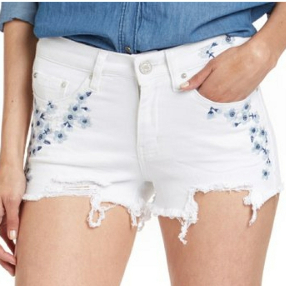 Indigo Rein floral embroidered denim shorts size 3